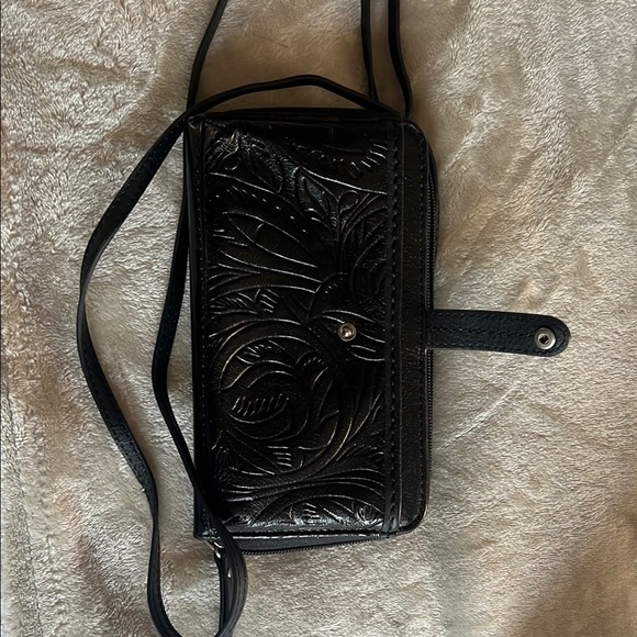 Elegant Black Embossed Leather Crossbody Bag - Picture 1 of 6